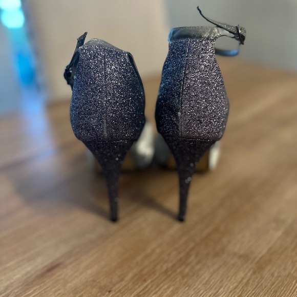 Gray and silver heels glitter heels - Picture 4 of 5